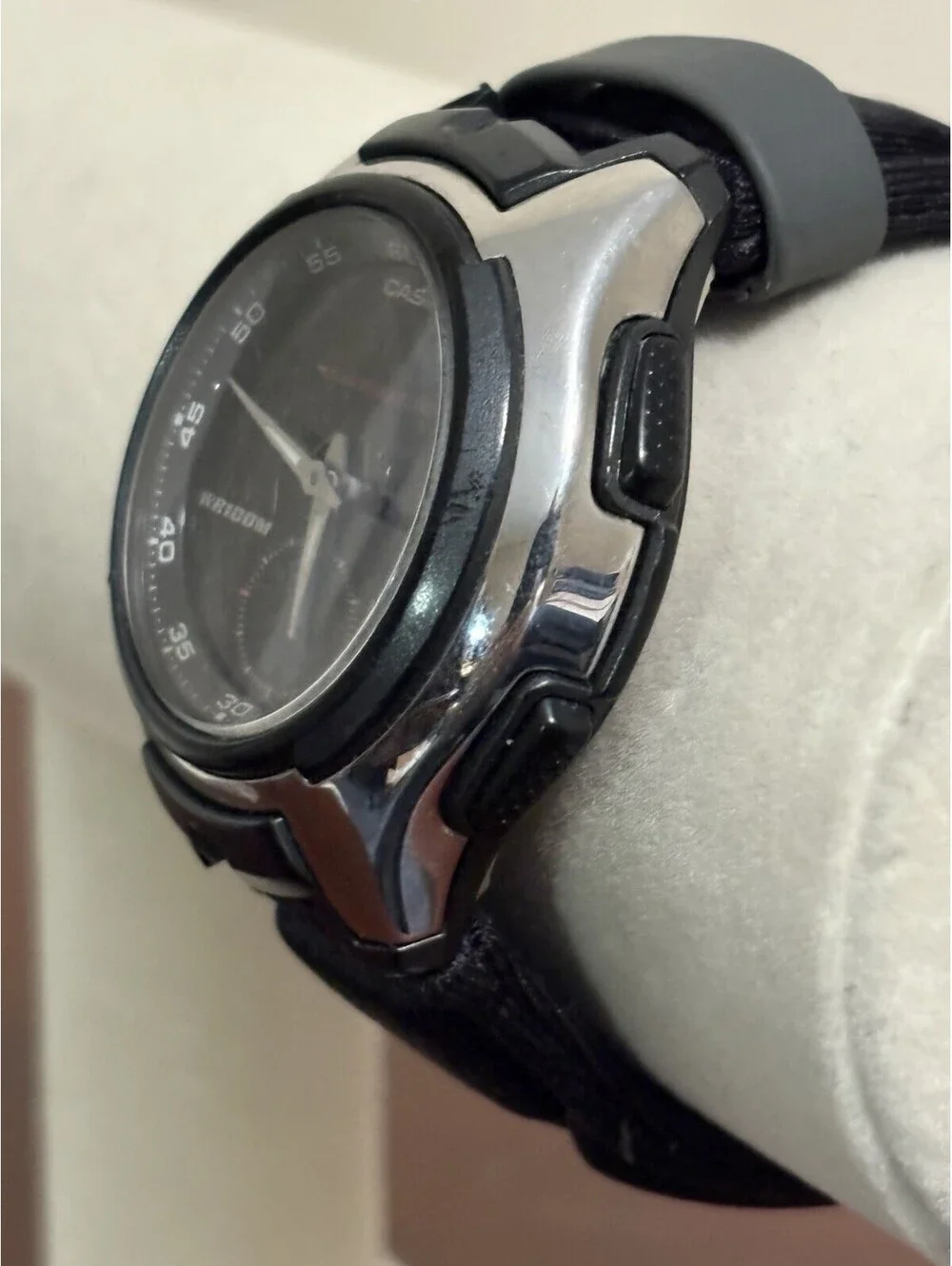 CASIO Illuminator 3319 AQ-160 World Timer 5 Alarms Mens Watch 43mm Works Great